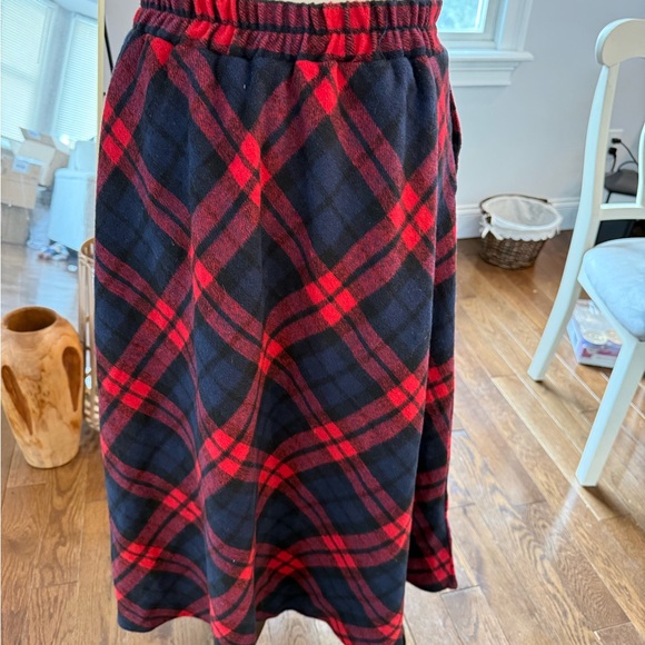 Plaid Light Red and Navy  Women's Wool Blend Skirt size medium new w tags Pocket - Picture 6 of 7